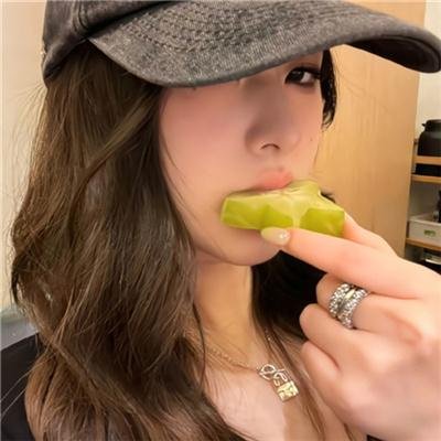 查理咬我手指